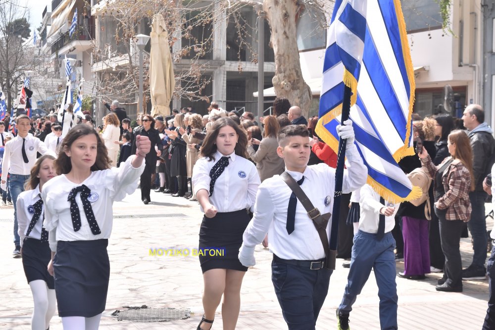 Φωτορεπορτάζ από την Παρέλαση στο Βελεστίνο