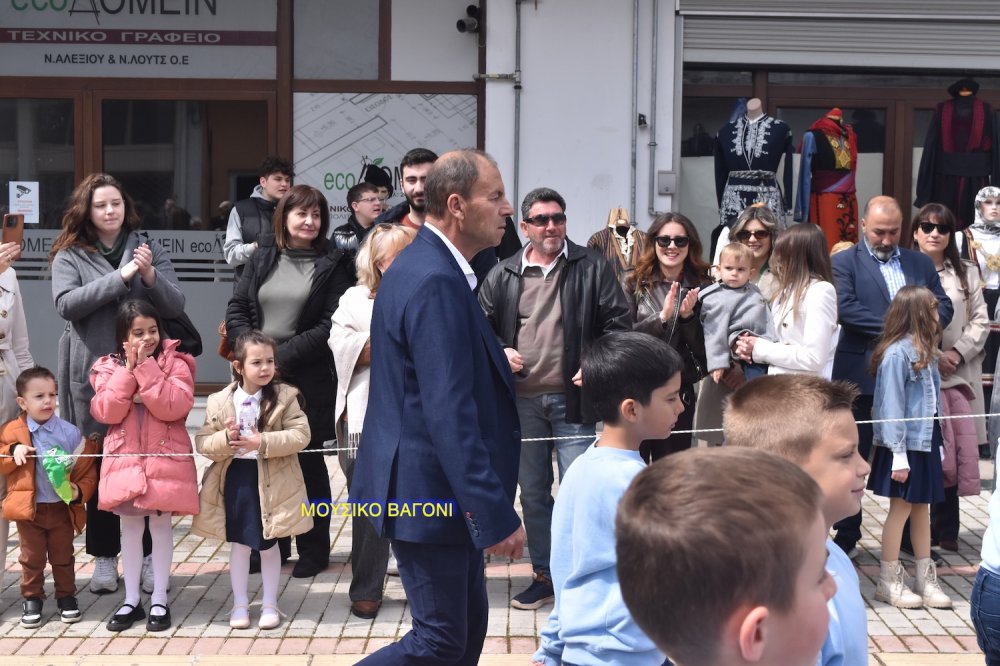 Φωτορεπορτάζ από την Παρέλαση στο Βελεστίνο