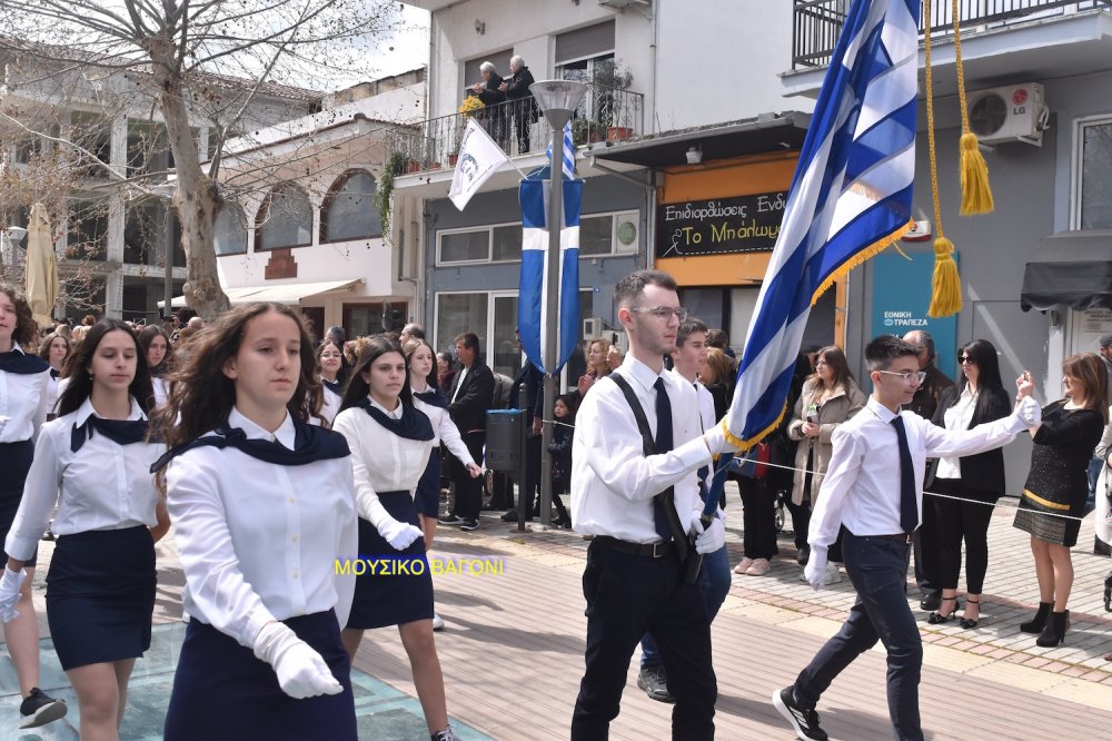 Φωτορεπορτάζ από την Παρέλαση στο Βελεστίνο