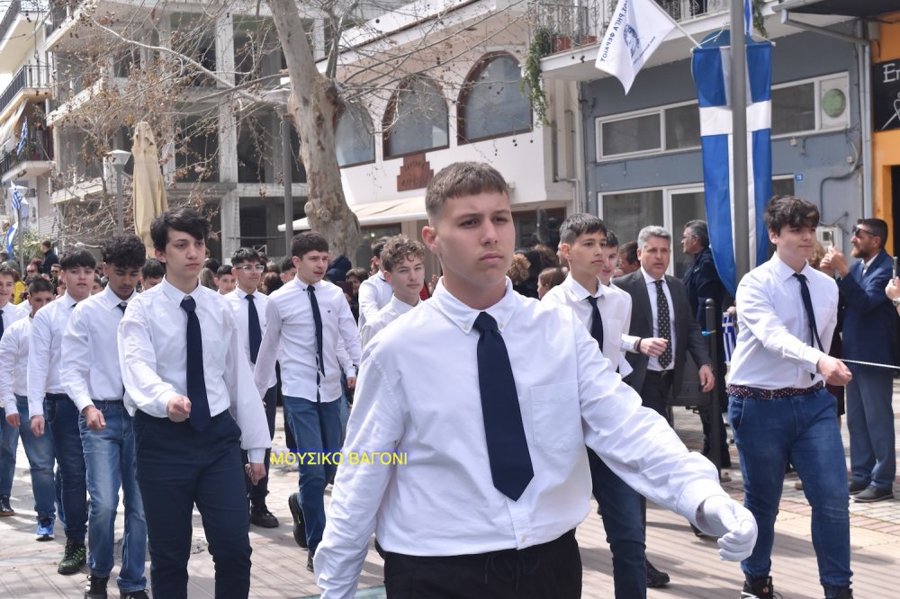 Φωτορεπορτάζ από την Παρέλαση στο Βελεστίνο