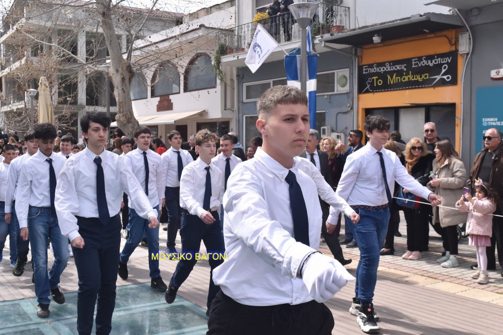 Φωτορεπορτάζ από την Παρέλαση στο Βελεστίνο