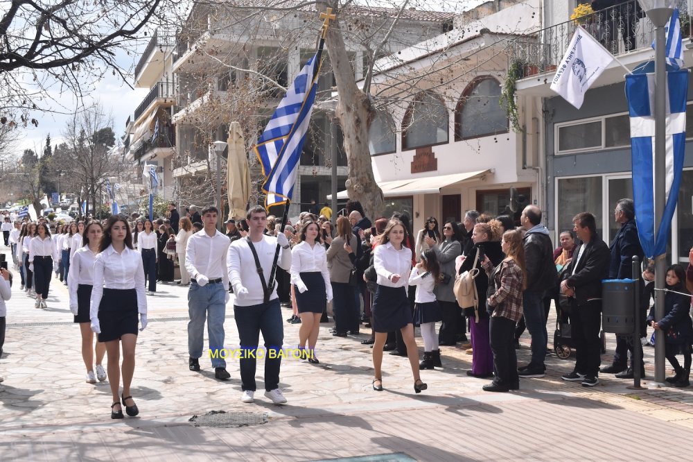 Φωτορεπορτάζ από την Παρέλαση στο Βελεστίνο