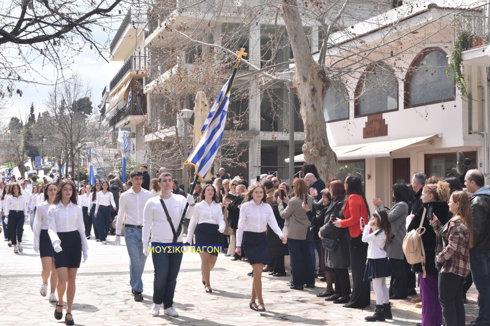 Φωτορεπορτάζ από την Παρέλαση στο Βελεστίνο