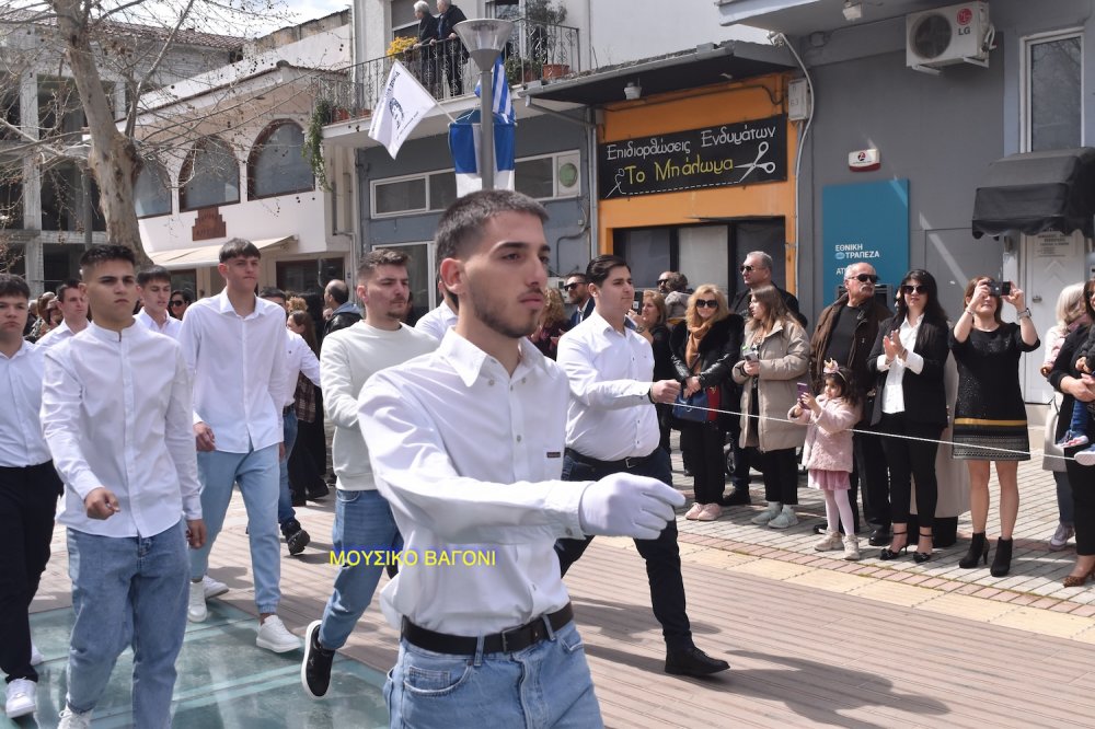 Φωτορεπορτάζ από την Παρέλαση στο Βελεστίνο