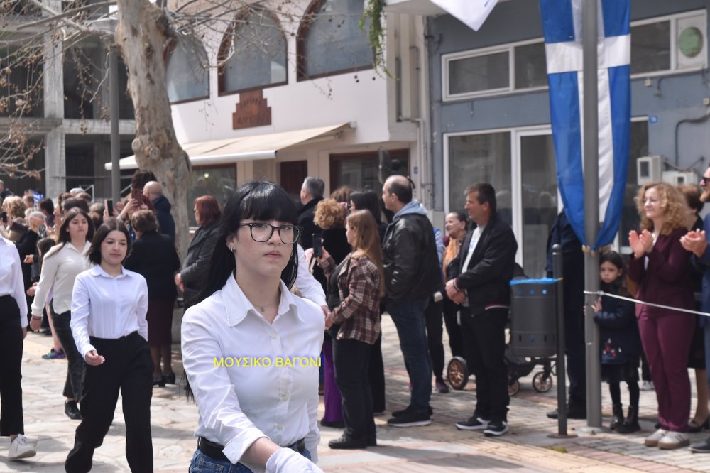 Φωτορεπορτάζ από την Παρέλαση στο Βελεστίνο