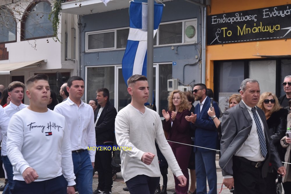 Φωτορεπορτάζ από την Παρέλαση στο Βελεστίνο