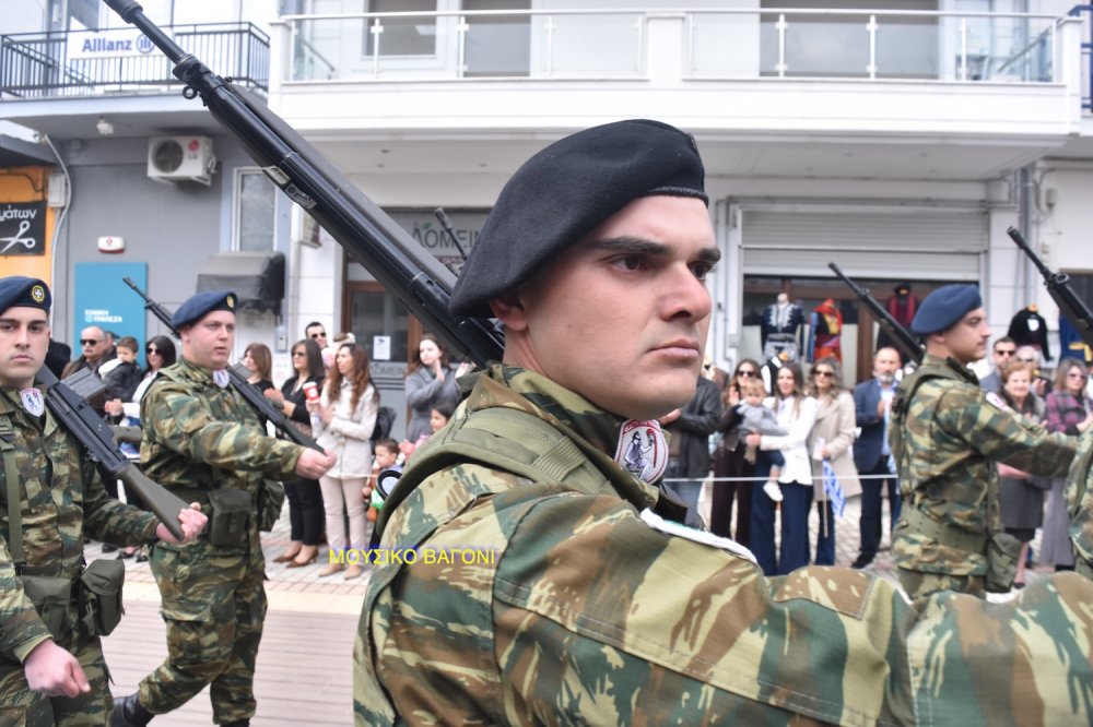 Φωτορεπορτάζ από την Παρέλαση στο Βελεστίνο