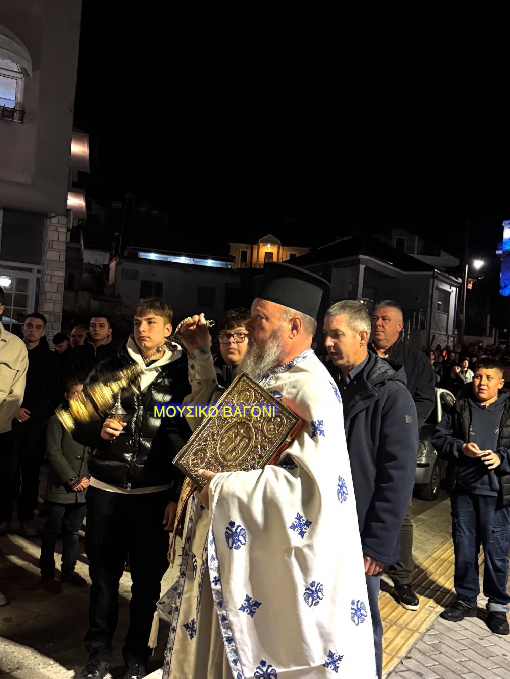 Περιφορά Επιταφίων στο Βελεστίνο