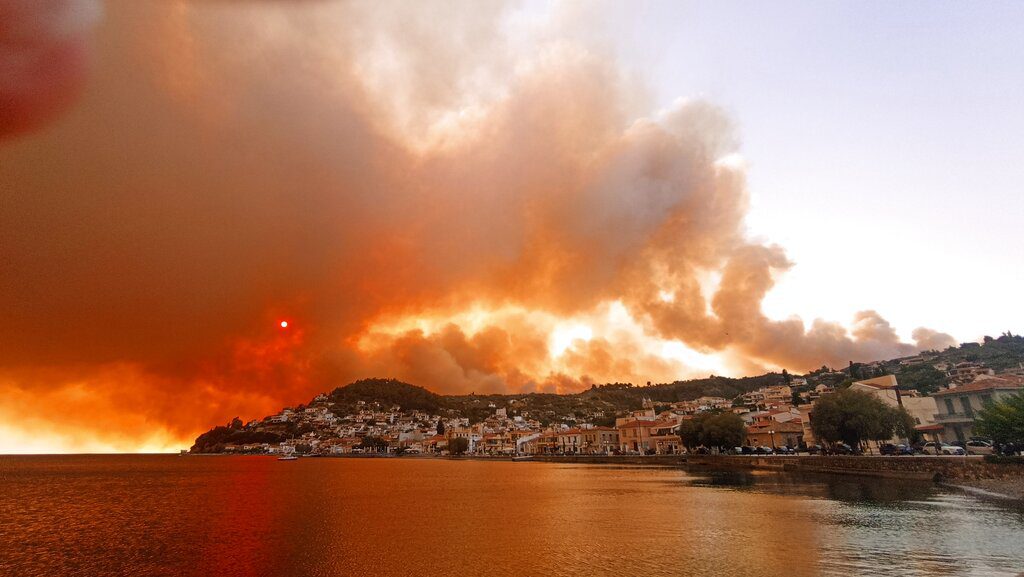 Η φωτιά στη Λίμνη Ευβοίας – Associated Press