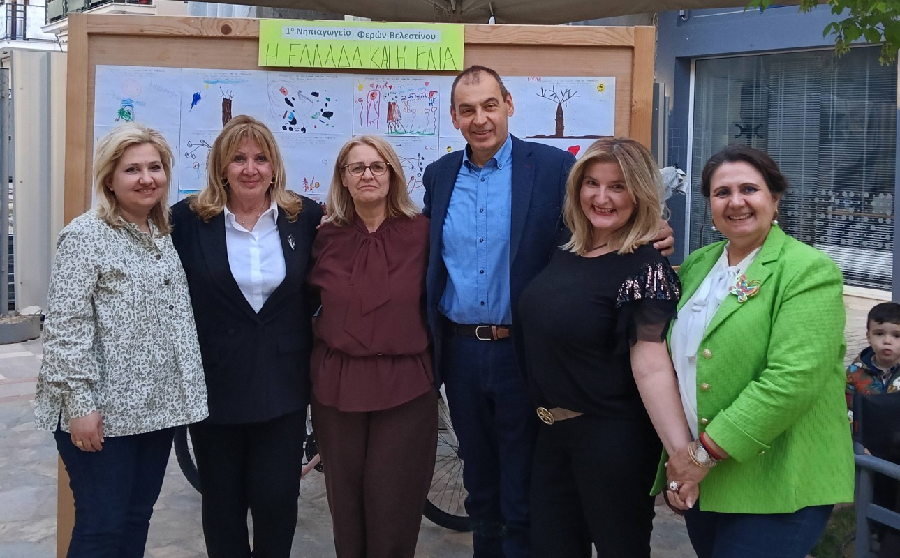 Η εκπαιδευτικός Α. Ιατροπούλου, η συγγραφέας Άννα Μιχαήλ Γιαβάση, η πρόεδρος του Συλλόγου Γυναικών Στ. Γούση, ο πρόεδρος της Τοπικής Κοινότητας Γ. Παπατόλια, η ψυχολόγος Σ. Μπαλαμώτη και η υπεύθυνη των Δομών Πολιτισμού Β. Τράκη